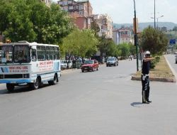 Trafik Lambaları Bozulunca İş Başa Düştü
