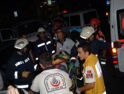 Ters Yöne Giren Otomobille Polis Aracı Çarpıştı: 4 Yaralı