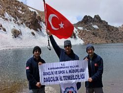 Kahramanmaraşlı Dağcılar, Türk Bayrağını İran'da Dalgalandırdı