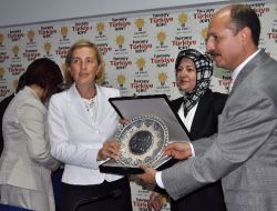 Bakan Kavaf: "Çok Şükür Vatandaşın Arasına Çıkacak Yüzümüz Var!"