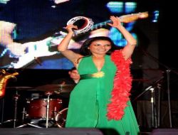 Beyaz Koza Yaz Şenlikleri'nin Konuğu Göksel Sevenleriyle Biraraya Geldi