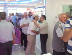 Eczanesini Memleketinde Açtı