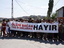 Mahalle Sakileri Taş Ocaklarının Kapatılması İçin Yürüdü