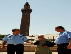 Zabıta, Cami Önlerini Rahatlattı