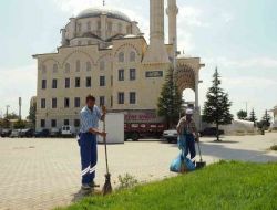 Tepebaşı Belediyesi Camileri Temizliyor..