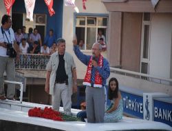 Kılıçdaroğlu: "O Koltuktan Kalk, Nasıl Hizmet Verilir Gör!"