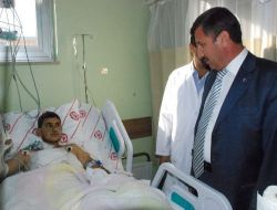 Tokat Valisi Yılmaz Yaralı Asker Akbaş'ı Hastanede Ziyaret Etti