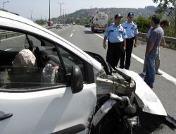 Sapanca'da Trafik Kazaları: 2 Yaralı!