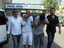 Spor Yazarının Otomobilinden 13 Bin Tl Çalan İki Zanlı İzmir'de Yakalandı