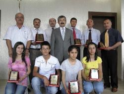 Zile Belediyesi Başarılı Öğrencileri Ödüllendirdi
