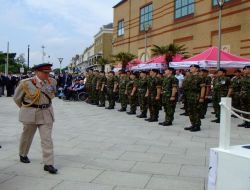 İslam'ı Tehlike Olarak Gören İngiliz General İstifa Etti