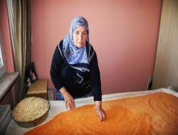 Özel Harekatçı Yorulmaz'ın Annesi: Oğlumu Öldürmeselerdi, Tarhana Satmak Zorunda Kalmazdım!