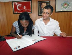 Kenyalı Munıale, Türkiye'ye Gelin Oldu