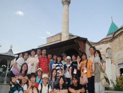 Gezi İçin Konya'da Bulunan Güney Koreli Öğrenciler Ebru Ve Takı Tasarımı Yaptı
