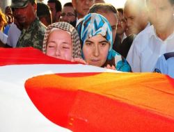 Şehit Polis Memuru Gözyaşları Arasında Toprağa Verildi