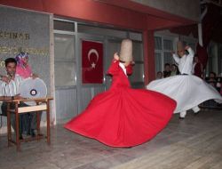 Kur'an Kursu Öğrencileri Öğrendiklerini Sergiledi