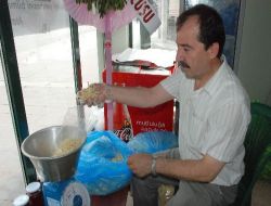 Esder Üniversite Öğrencilerine Burs İçin Kermes Düzenledi