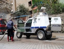 Polis Aracı Seyir Halinde Alev Aldı