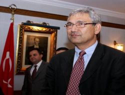 Pamuk:"Her Şeyi Vatanım ve Anadilime Olan Sevgimden Dolayı Yapıyorum!"