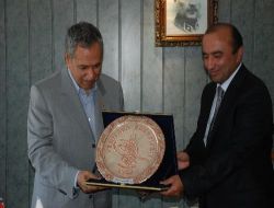 Bülent Arınç: 'hayır' Çıkarsa Bundan Sonra Da Yeni Bir Anayasa Yapmak İçin Çalışmalarımıza Devam Ederiz