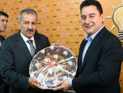 Bakan Babacan: Anayasa Paketinde Türkiye'nin Zararına Olabilecek Tek Cümle Yok