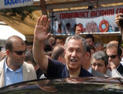 Arınç'tan Kılıçdaroğlu'na 'kahverengi' Eleştirisi