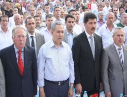 Bülent Arınç: "Kemal Bey, Teamül Dediğin Şey Yazılı Hukukun Olmadığı Yerlerde Konuşulur!"