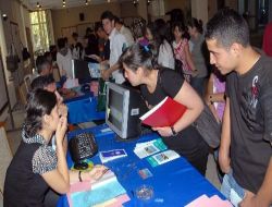 Erciyes Üniversitesi'nde Kayıt İzdihamı
