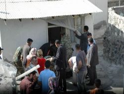 Karslı Şehidin Evine İlk Gidenlerden Biri Vali Kara Oldu!