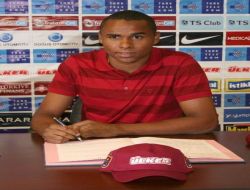 Trabzonspor'da Jaja 4 Yıllık Sözleşme İmzaladı