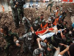 Çamur Altında 60 Saat Kaldıktan Sonra Kurtarıldı