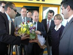 Sağlık Bakanı'ndan Tavsiye: El Ayak Öpmeyin