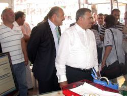 Bakan Eroğlu, Bayburt Esnafından 'evet' İstedi