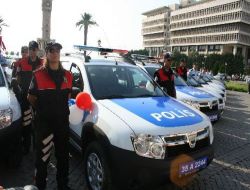 İzmir Polisine 50 Araçlık Taze Güç