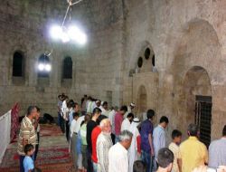 90 Yıl Aradan Sonra Tarihi Ala Camii'nde Namaz Kılındı