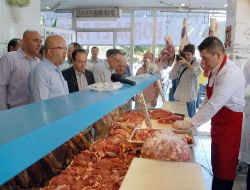 Afyonkarahisar'a Et Pazarı Kuruldu, Fakirler De Ramazan'da Et Yiyebilecek