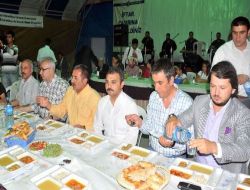 Çorum Protokolü İlk İftarı Vatandaşlarla Birlikte Yaptı