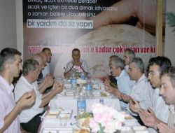Kaymakam Ve Belediye Başkanı İlk İftarlarını Kızılay Çadırında Yaptılar