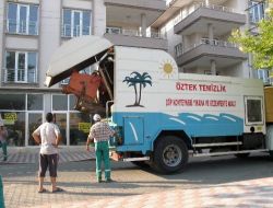 Akçay'da Çöp Konteynerleri Dezenfekte Ediliyor