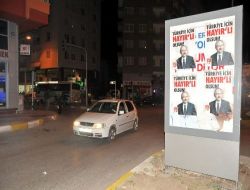 Başbakan'ın Mitingi Öncesi Çorum'da Afiş Gerginliği Yaşandı