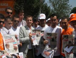 'Demokrasi Elçisi' Başbakan Erdoğan'ın 'evet' Mektubunu Dağıtıyor!