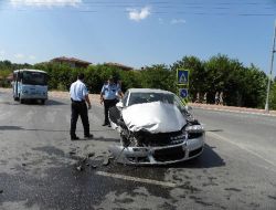 Kamyonun Hurdaya Çevirdiği Otomobilden Yara Almadan Çıktı