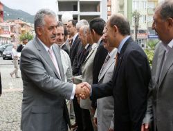 Devlet Bakanı Hayati Yazıcı: "Bizim Faaliyetlerimizin Merkezinde İnsan Var!!"