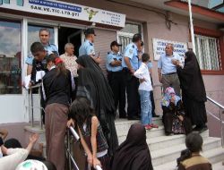 Yardım İzdihamına Polis Müdahale Etti