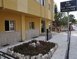 Eyüp'te Polis Merkezleri Çiçek Açtı