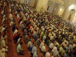 Cemaat Klimalı İbadeti Tercih Edince Sabancı Merkez Camii Boş Kaldı