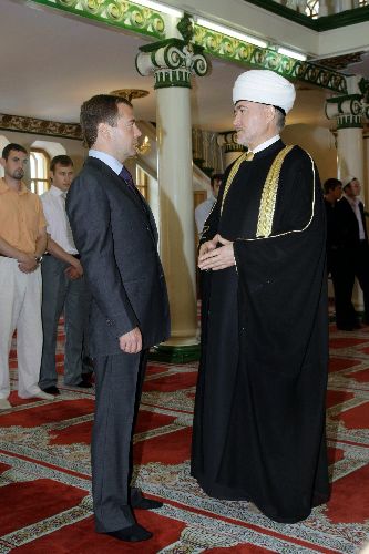 Medvedev ilk kez Moskova Merkez Camii'ni ziyaret etti-(1)