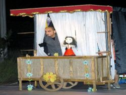 Muratpaşa Belediyesi, Kukla Gösterilerine Başladı