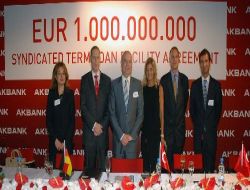 Akbank 1 Milyar Euro Tutarında Sendikasyon Kredisi Aldı