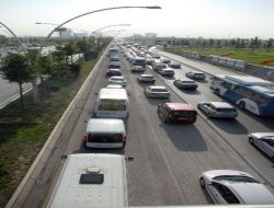 Eskişehir Yolu'ndaki Asfalt Çalışması Sürücüleri Çileden Çıkardı